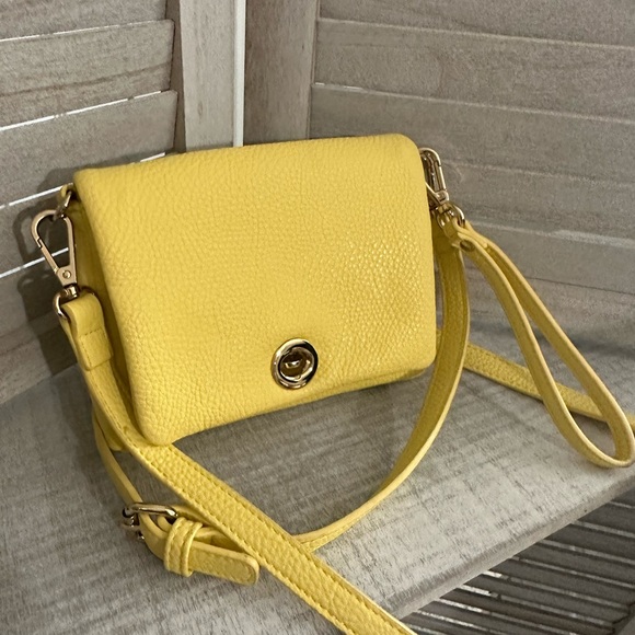 NEW•CHARMING CHARLIE•Limoncello Mellow Yellow Crossbody/Clutch - Picture 10 of 12